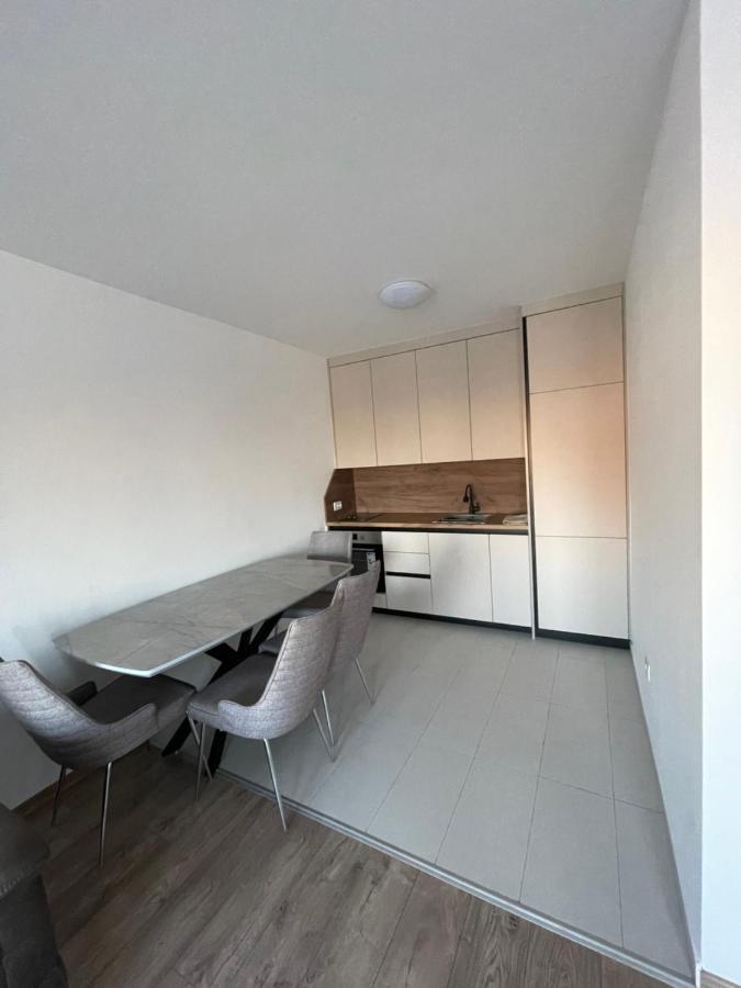 Shooter Apartments Феризово Екстериор снимка