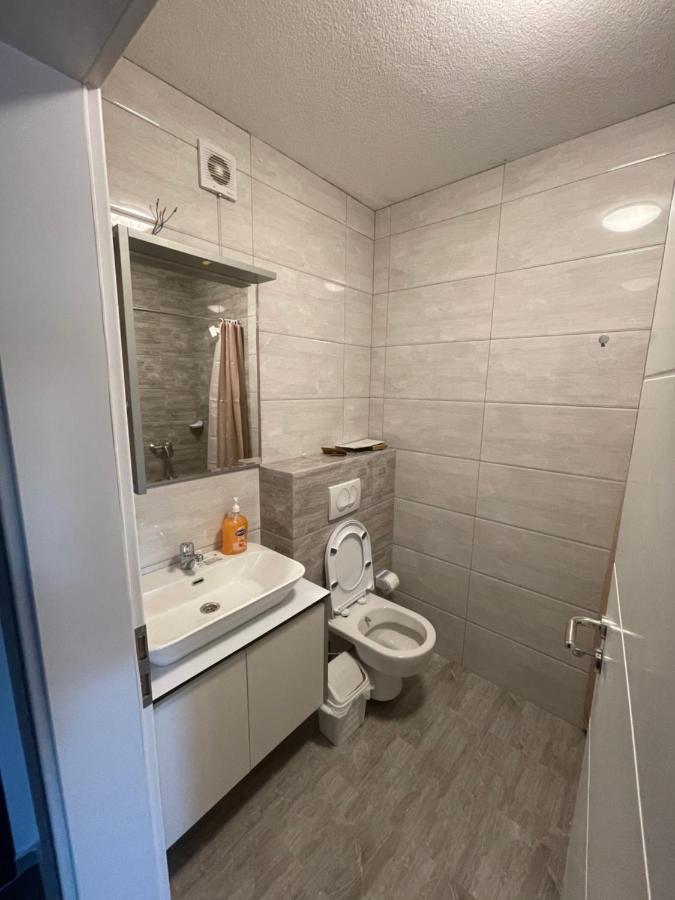 Shooter Apartments Феризово Екстериор снимка