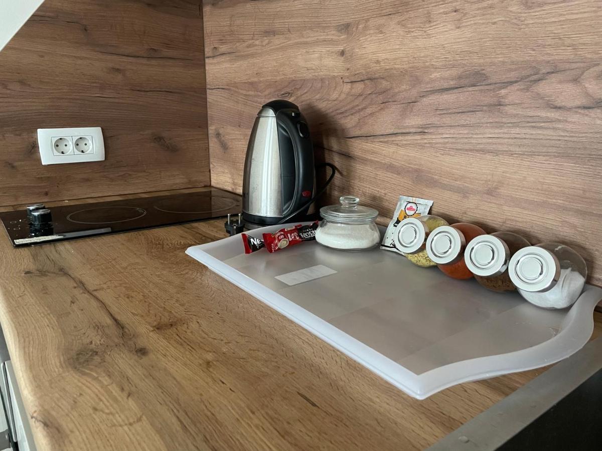 Shooter Apartments Феризово Екстериор снимка