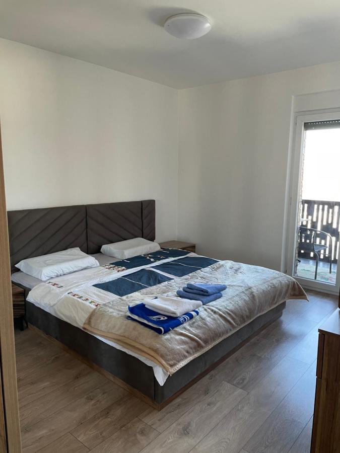 Shooter Apartments Феризово Екстериор снимка