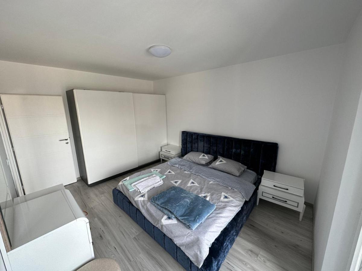 Shooter Apartments Феризово Екстериор снимка