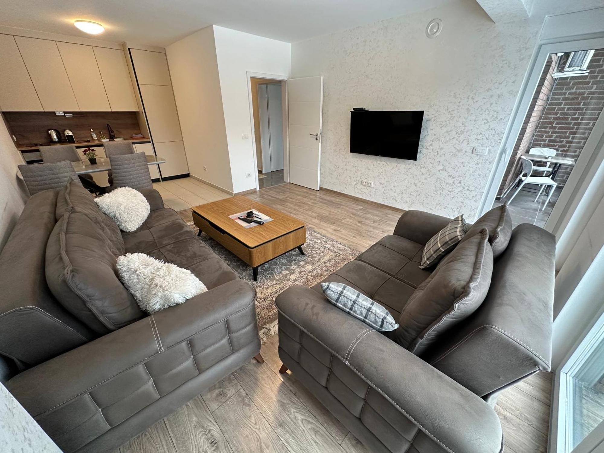 Shooter Apartments Феризово Екстериор снимка